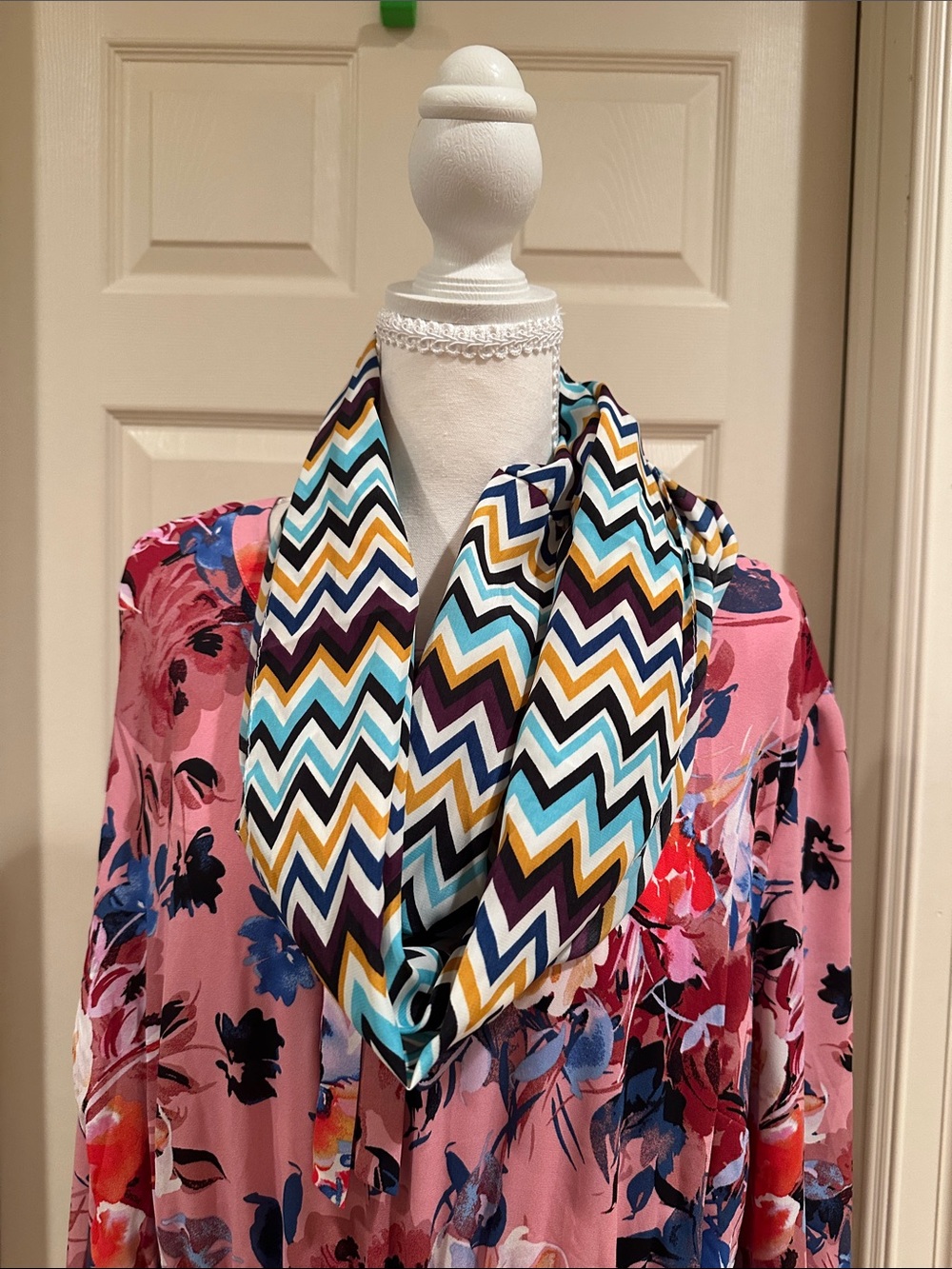 Infiniti scarf